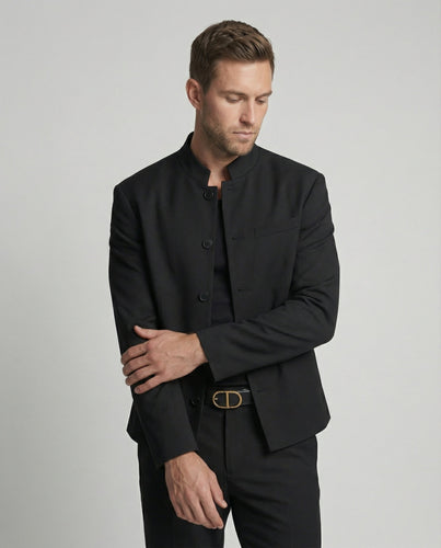 Stilvolle schwarze Herren Kurzjacke mit Stehkragen im modernen Cleanfit Look