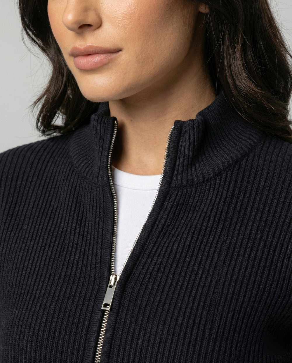Taillierte Damen Strickjacke mit Reißverschluss und Stehkragen in MarinShopnorylau