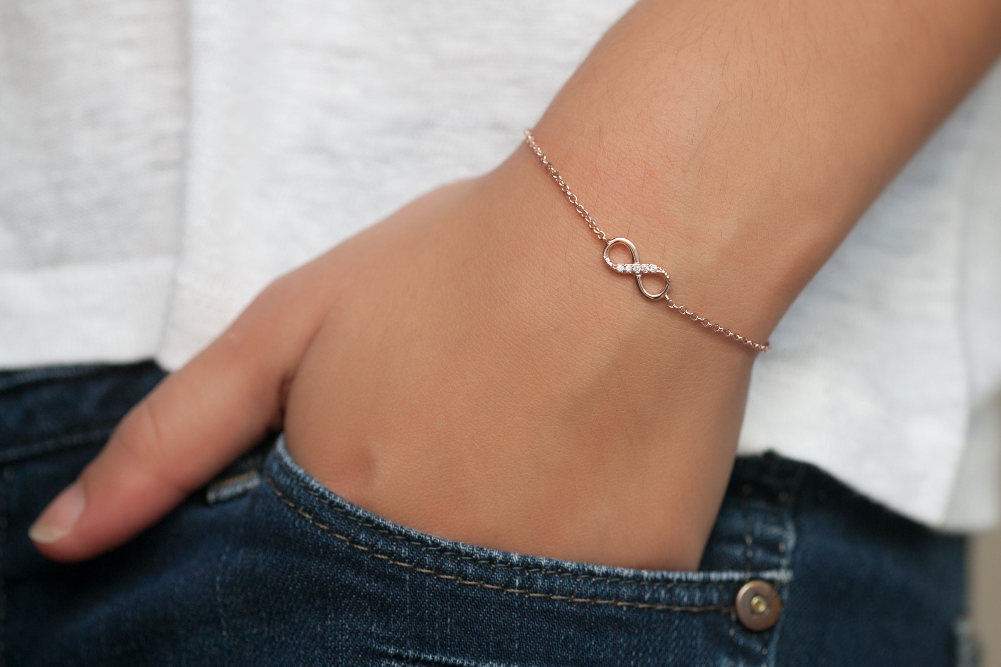 Unendliches Armband mit Zirkonia | 16 Karat rosé vergoldet | Shop Nory