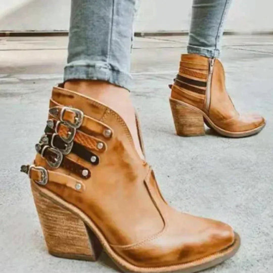 Shopnory | Stiefel mit Nieten und Klobigem Schnallenverschluss