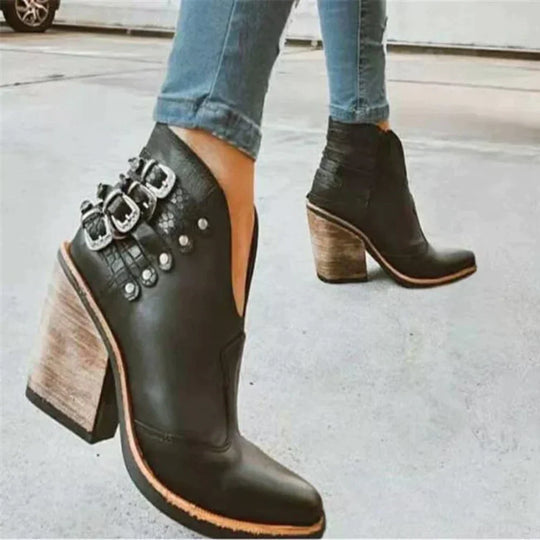 Shopnory | Stiefel mit Nieten und Klobigem Schnallenverschluss