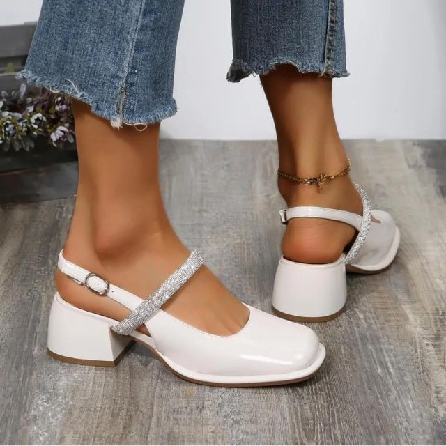 Glitzernde WeißlackPumps
