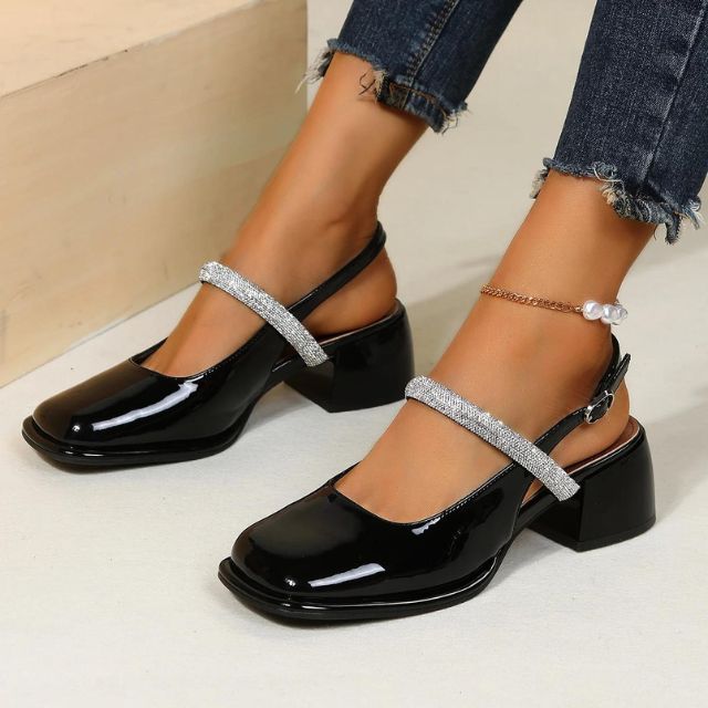 Glitzernde WeißlackPumps