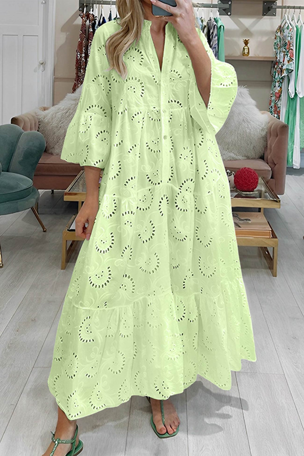 Leichtes Sommerkleid für Frauen