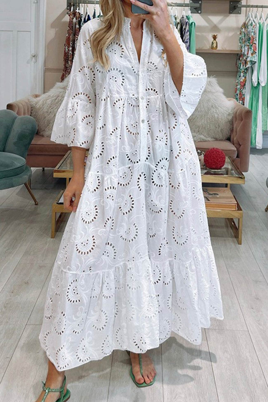 Leichtes Sommerkleid für Frauen