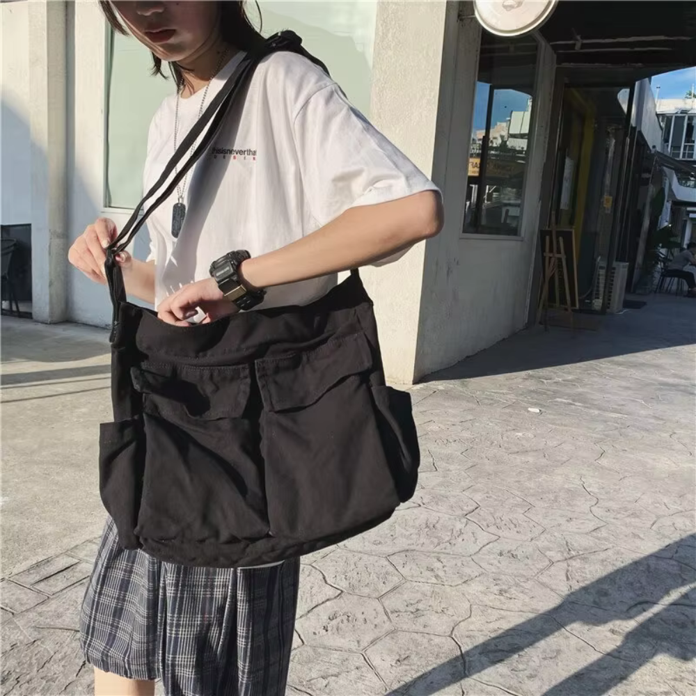 Shopnory | Schultertasche mit Faltendesign