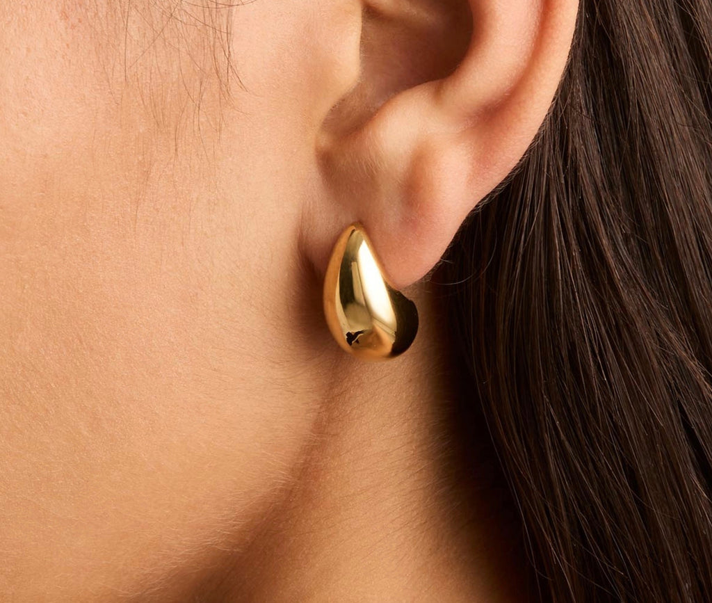 Vergoldete Tropfen-Ohrringe – Zeitlose Eleganz inspiriert von den 90ern | Shop Nory
