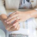 Einstellbarer süßer kleiner Gänseblümchenring | Shop Nory