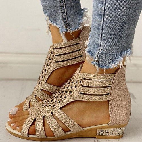 Orthopädische Sandalen mit niedrigem Absatz