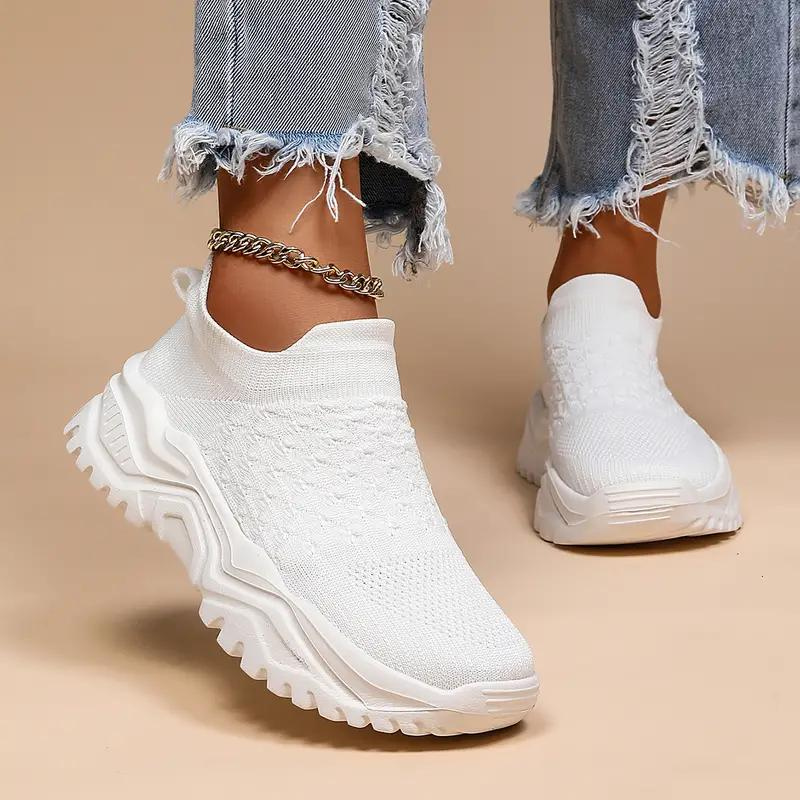 Orthopedic sneaker for women