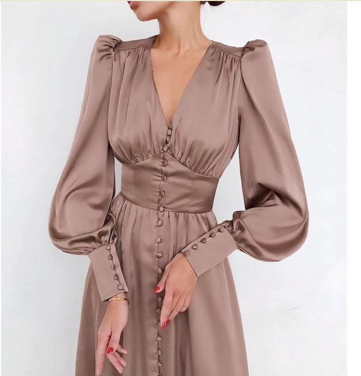 Elegante Satinkleider für Frühling und Sommer