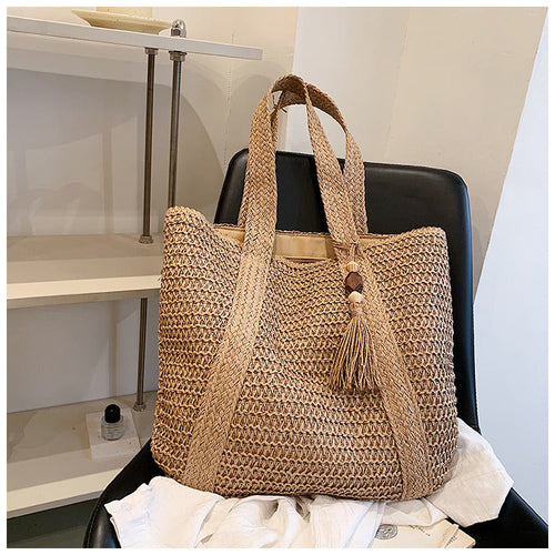 Sommertasche Aus Stroh mit Lässigem Design