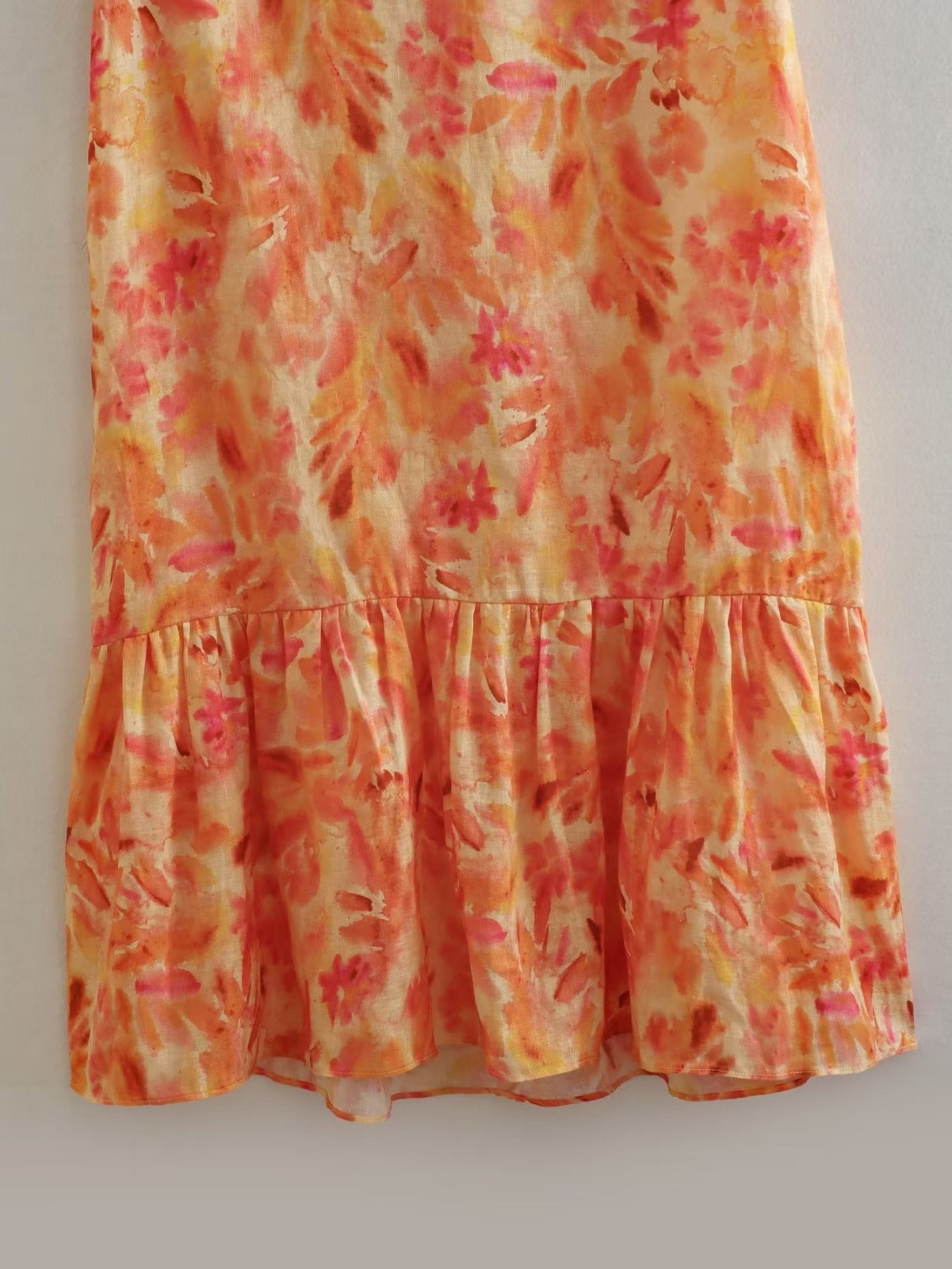 Bedrucktes Kleid mit Rüschen
