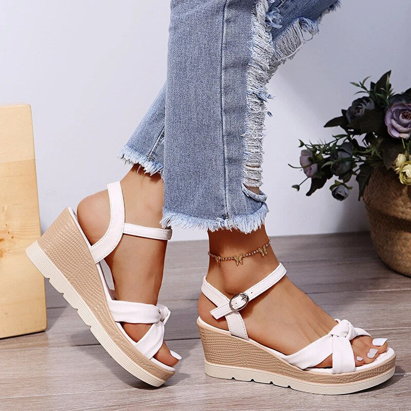 Orthopädische Modesandalen