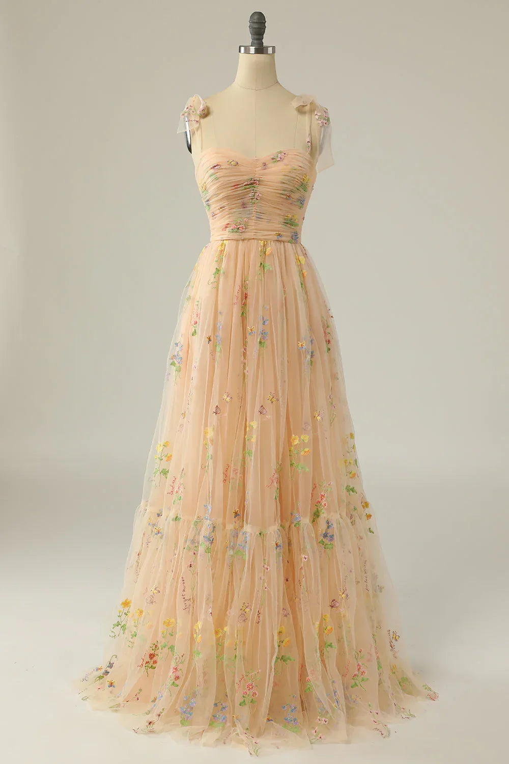 Hochwertiges Ballkleid aus besticktem Tüll