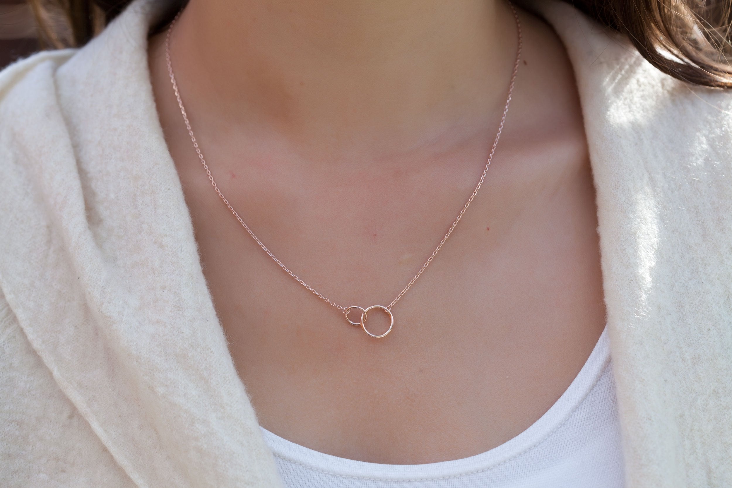 Zwei-Ringlein-Kette Rosévergoldet - Halskette mit 2 Ringen | Shop Nory