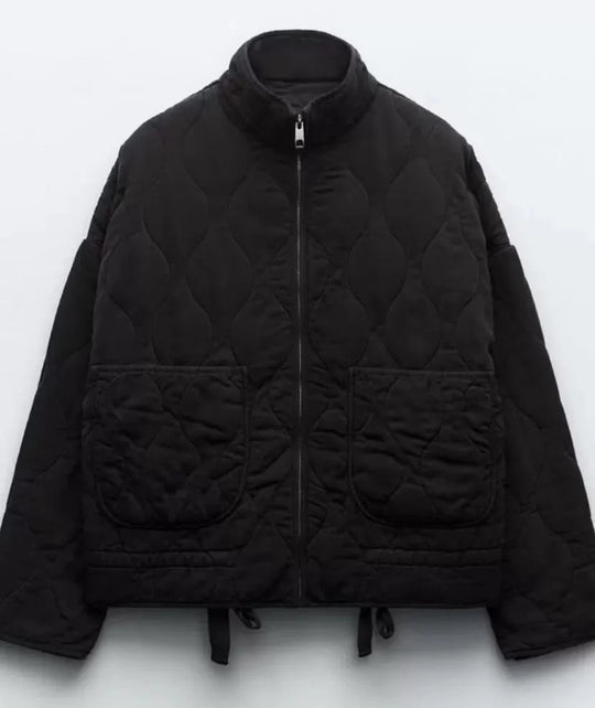 Steppjacke mit klassischer Steppnaht-Detailierung