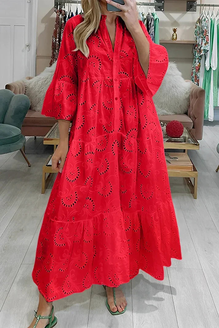 Elegantes Kleid mit Lochstickerei