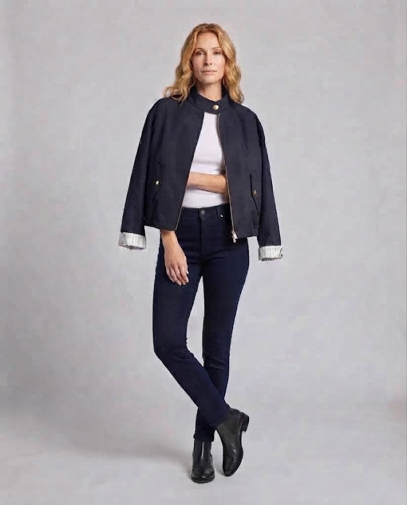 Damen Cropped Utility Jacke mit Stehkragen, Kordelzugsaum und goldfarbenen Details Shop Nory