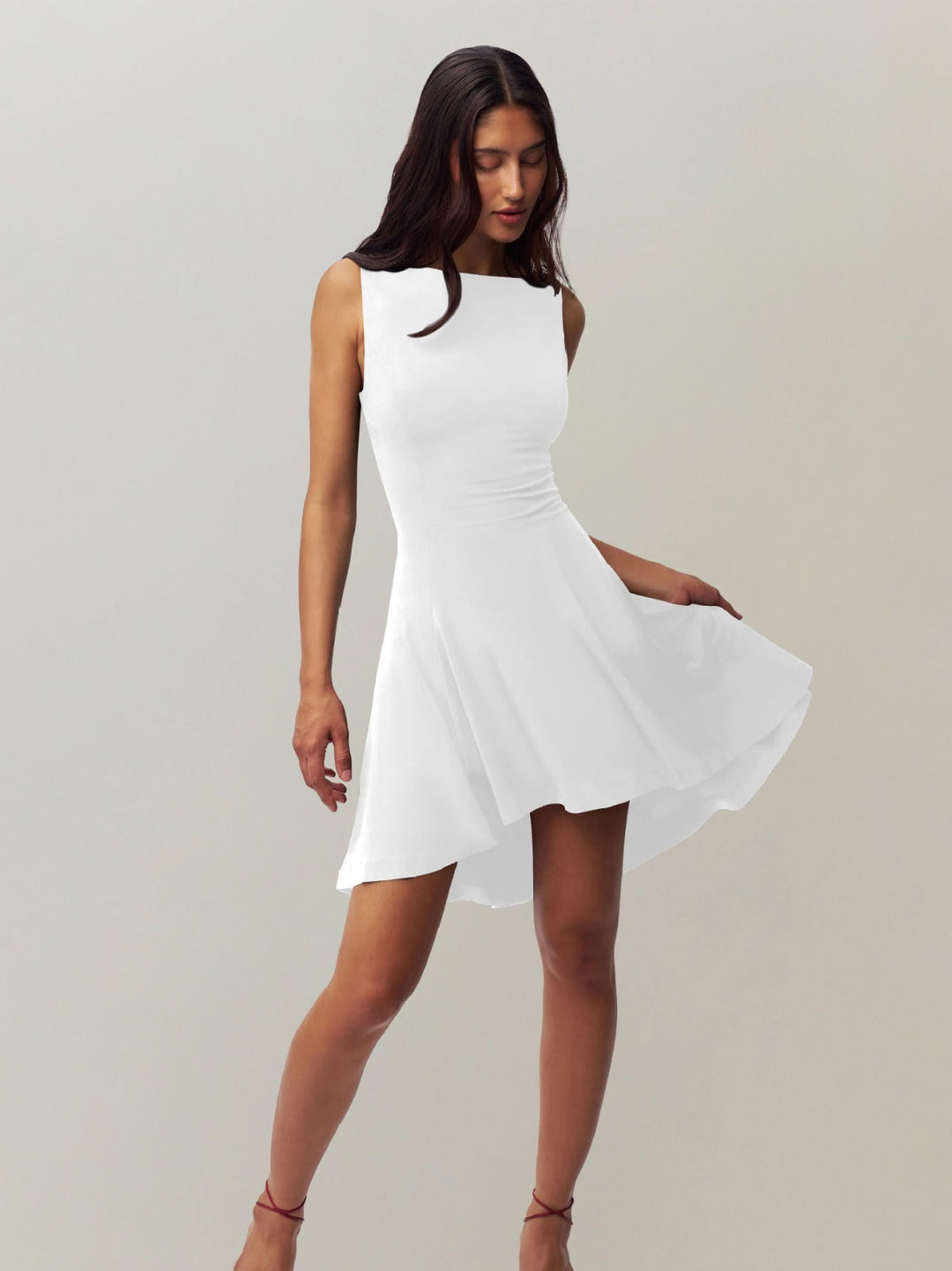 Ärmelloses Kleid mit Kragen