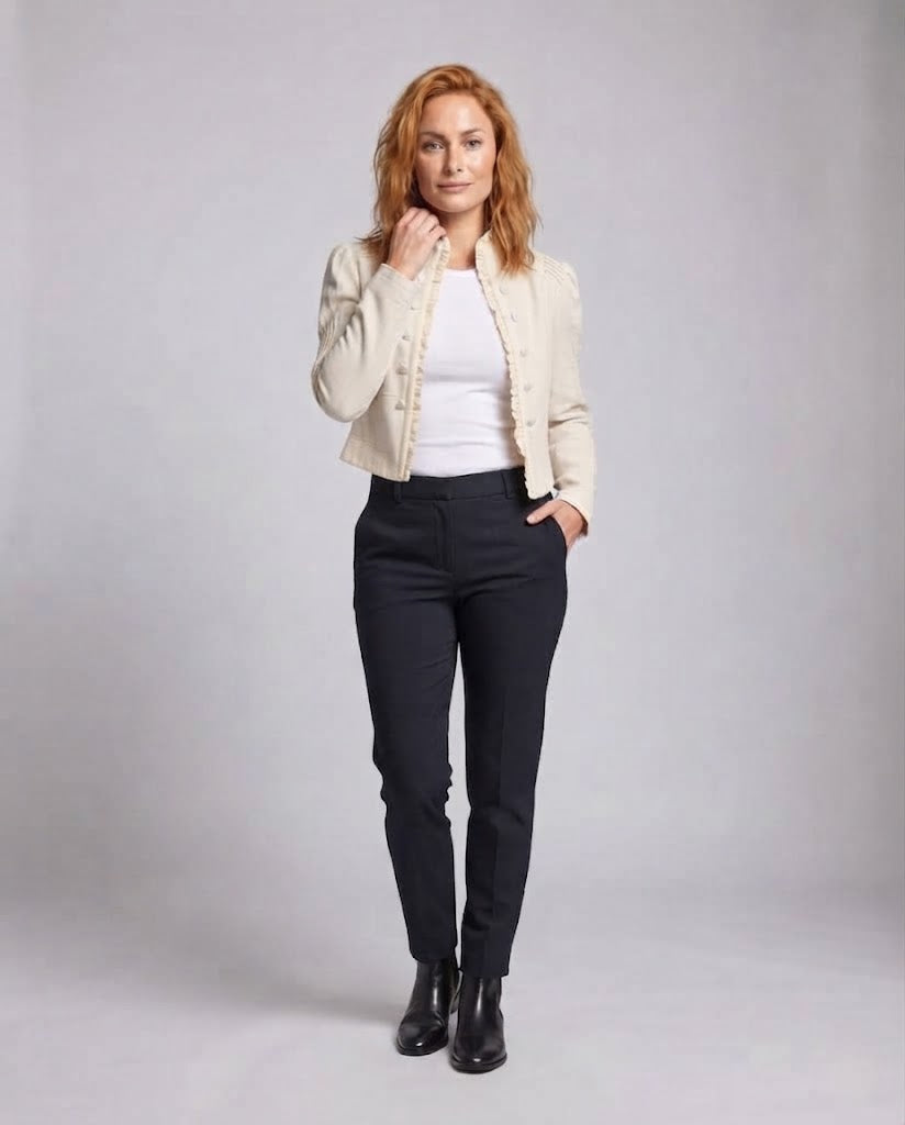 Damen kurze taillierte Jacke mit Rüschensaum, Stehkragen und dekorativen Falten Shop Nory