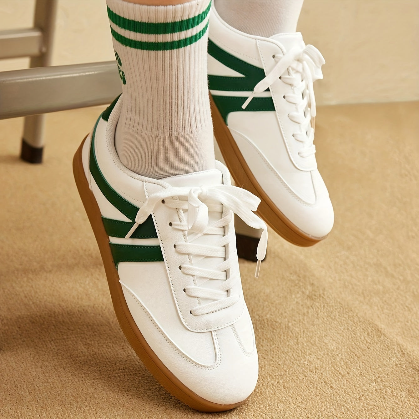 Bequeme Damensneaker In Einfarbigen Farben