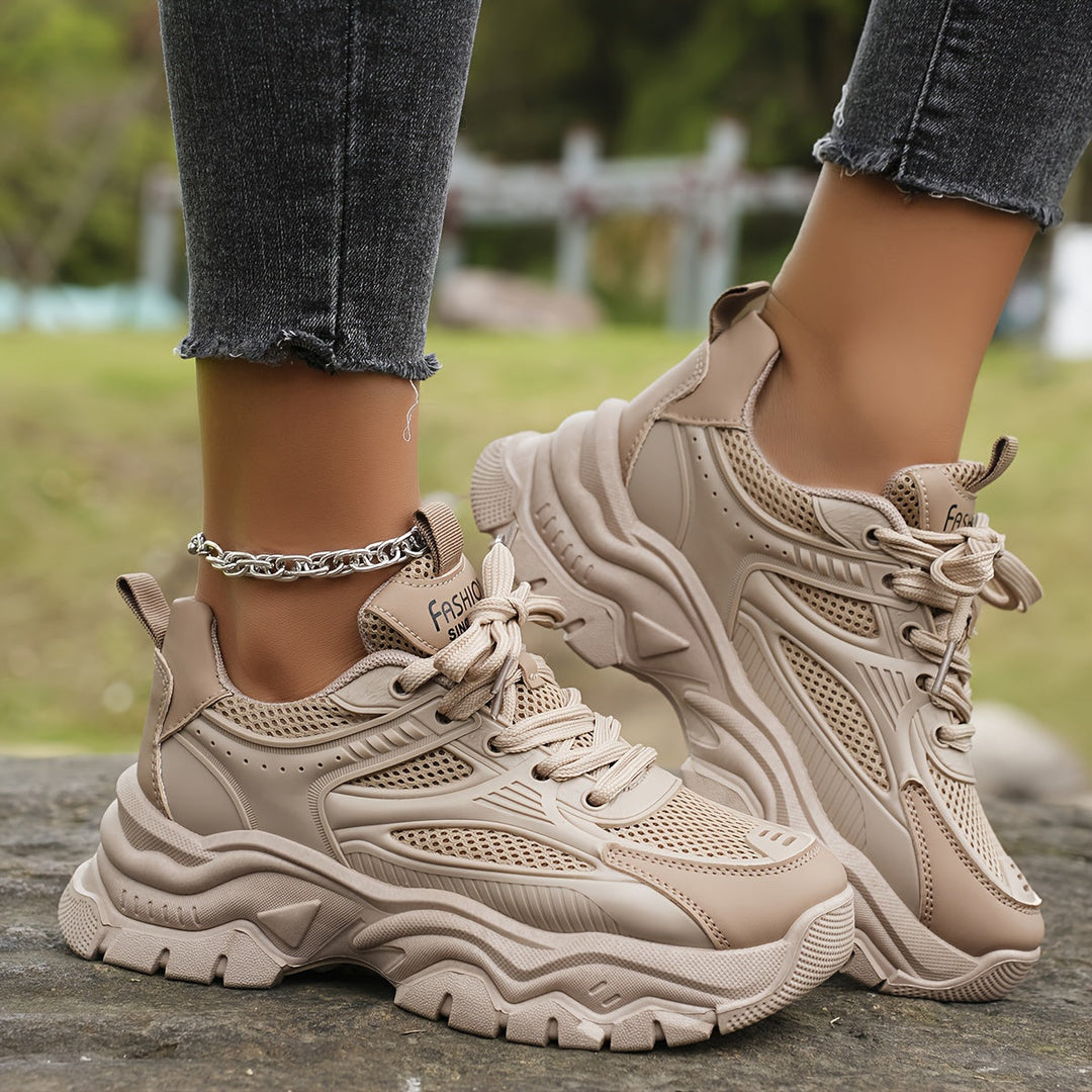 Plateau Sneakers mit Modernem Look
