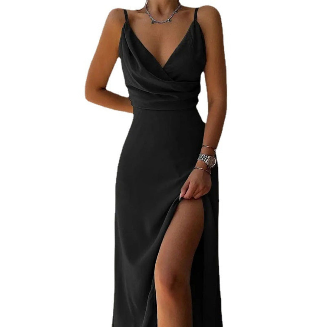 Kleid mit Hosenträgern und V-Ausschnitt mit geteiltem Print