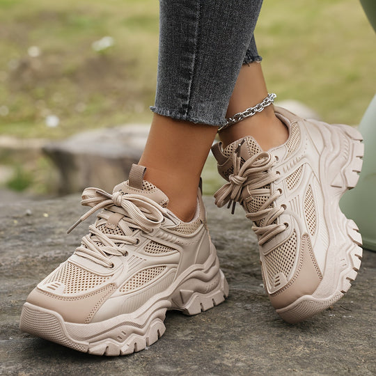 Plateau Sneakers mit Modernem Look