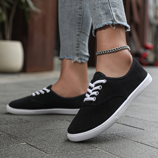 Bequeme Niedrige Canvas Sneakers In Weiß