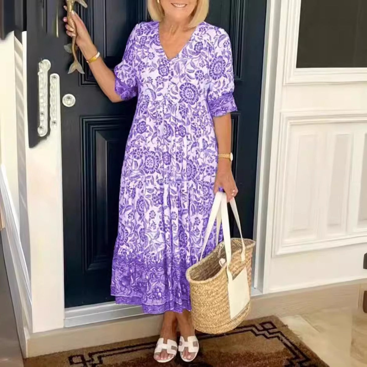 Kleid mit V-Ausschnitt und Print in Übergröße