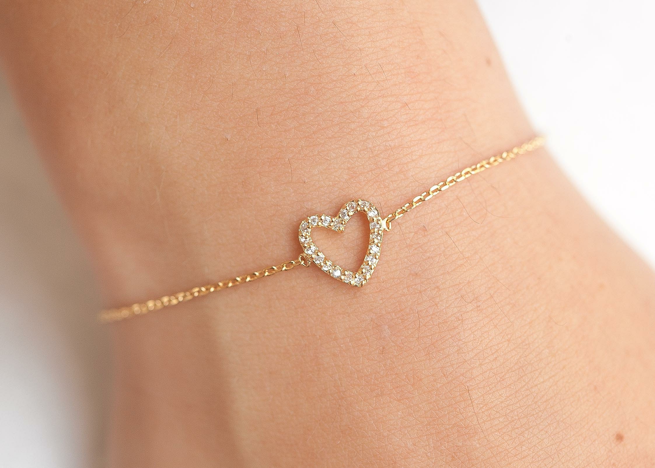 Armreif offenes Herz mit Zirkonia 16K vergoldet | Shop Nory