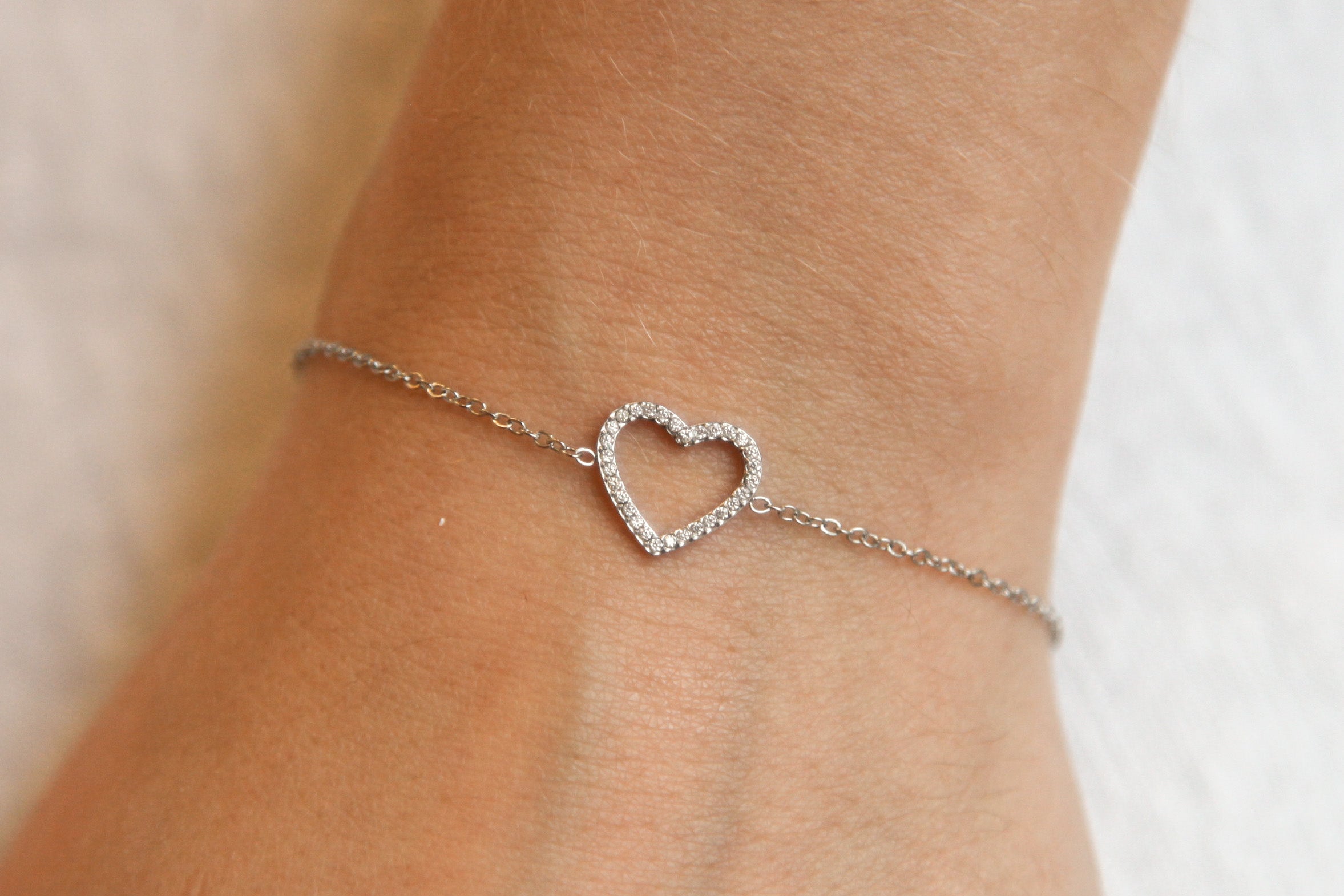 Herzarmband aus Edelstahl mit Zirkonia – Silberfarben & verstellbar | Shop Nory
