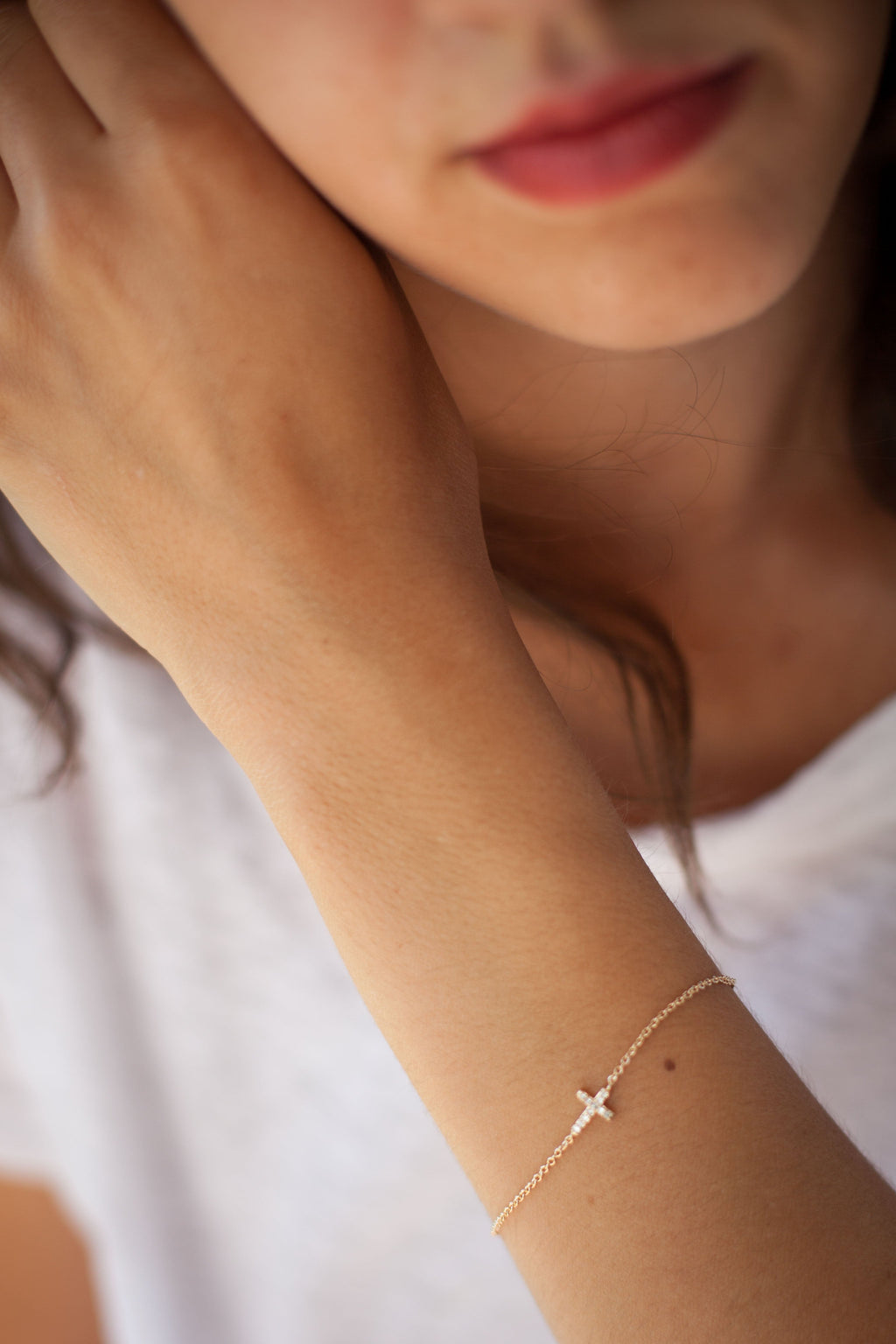 Armband kleines Zirkon Kreuz vergoldet - Kreuzarmband | Shop Nory