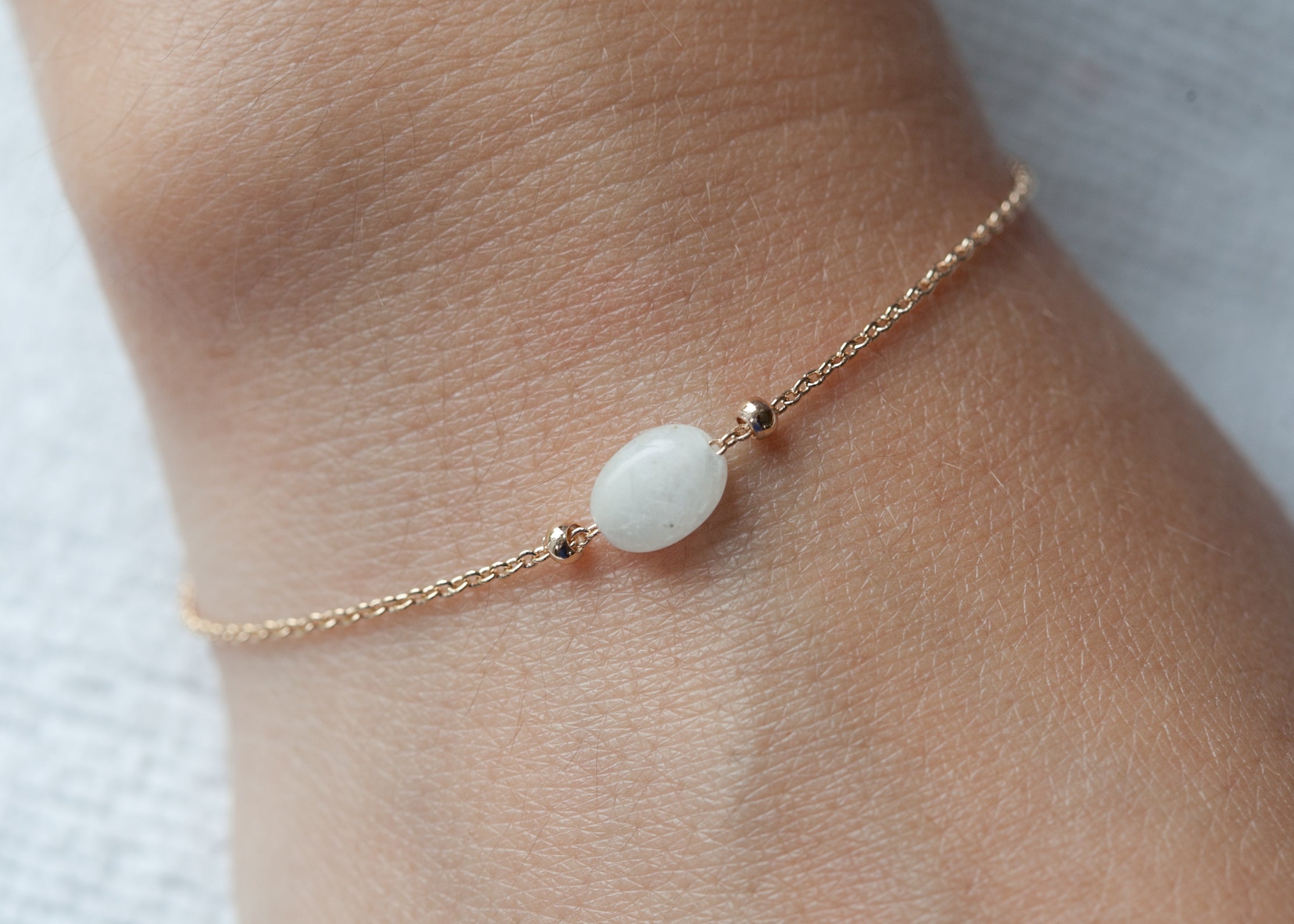 Armband mit einem Mondstein-Anhänger - 18K vergoldet | Shop Nory