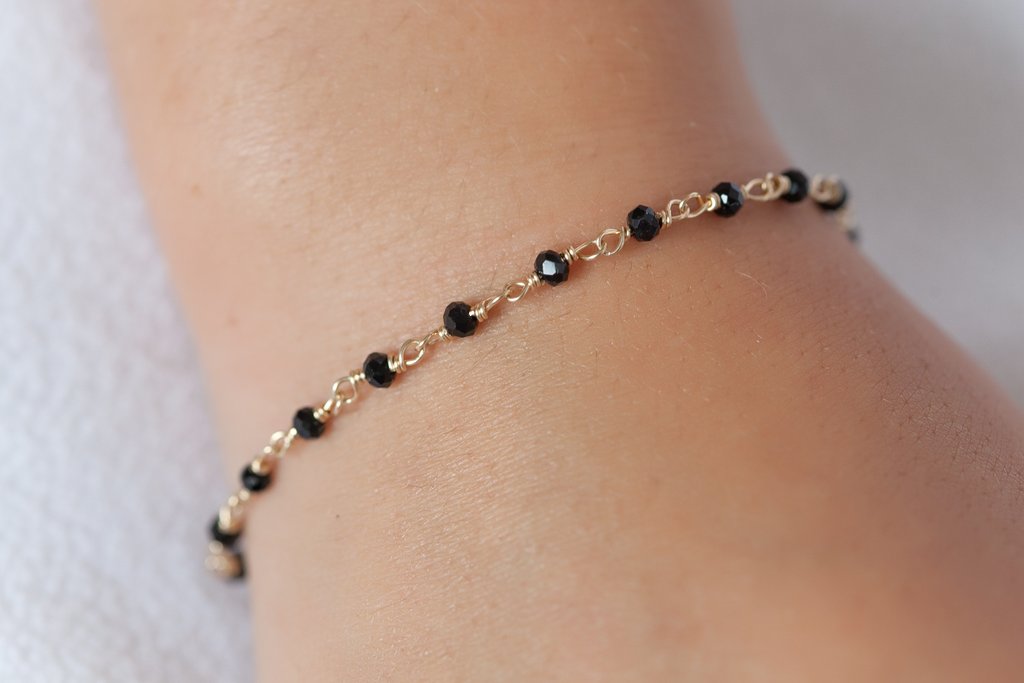 Armband mit bunten Steinen - 16 Karat vergoldet | Shop Nory