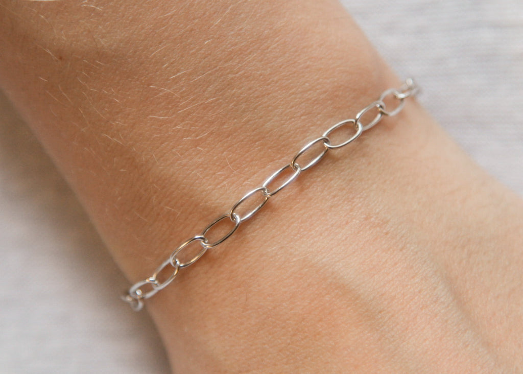 Elegantes Armband aus 925er Silber mit länglichen Kettengliedern – perfekt zum Solo-Tragen oder zum Kombinieren. | Shop Nory