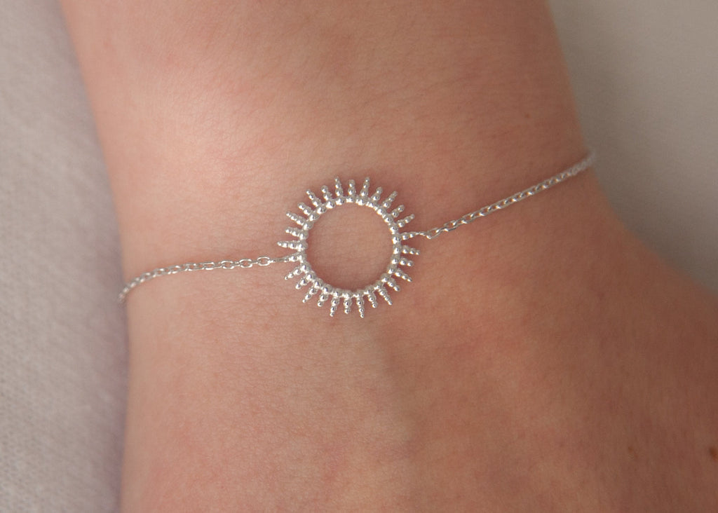 Armband mit Sonnensymbol aus Silber | Shop Nory