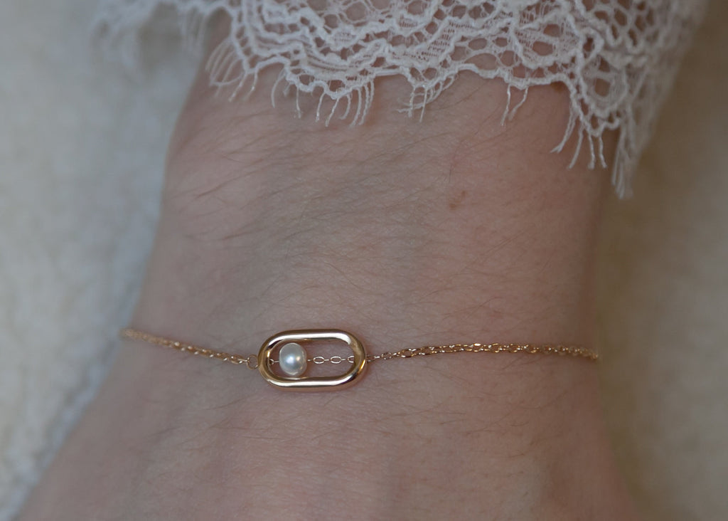Geometric bracelet with white pearl - Gold-plated | Shop Nory