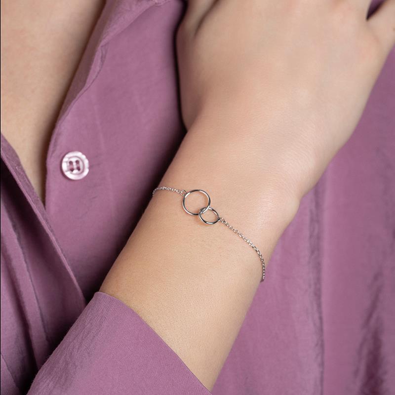 Armband mit verschlungenen Ringen aus 925er Silber – Ein Symbol für Verbundenheit und Stil | Shop Nory