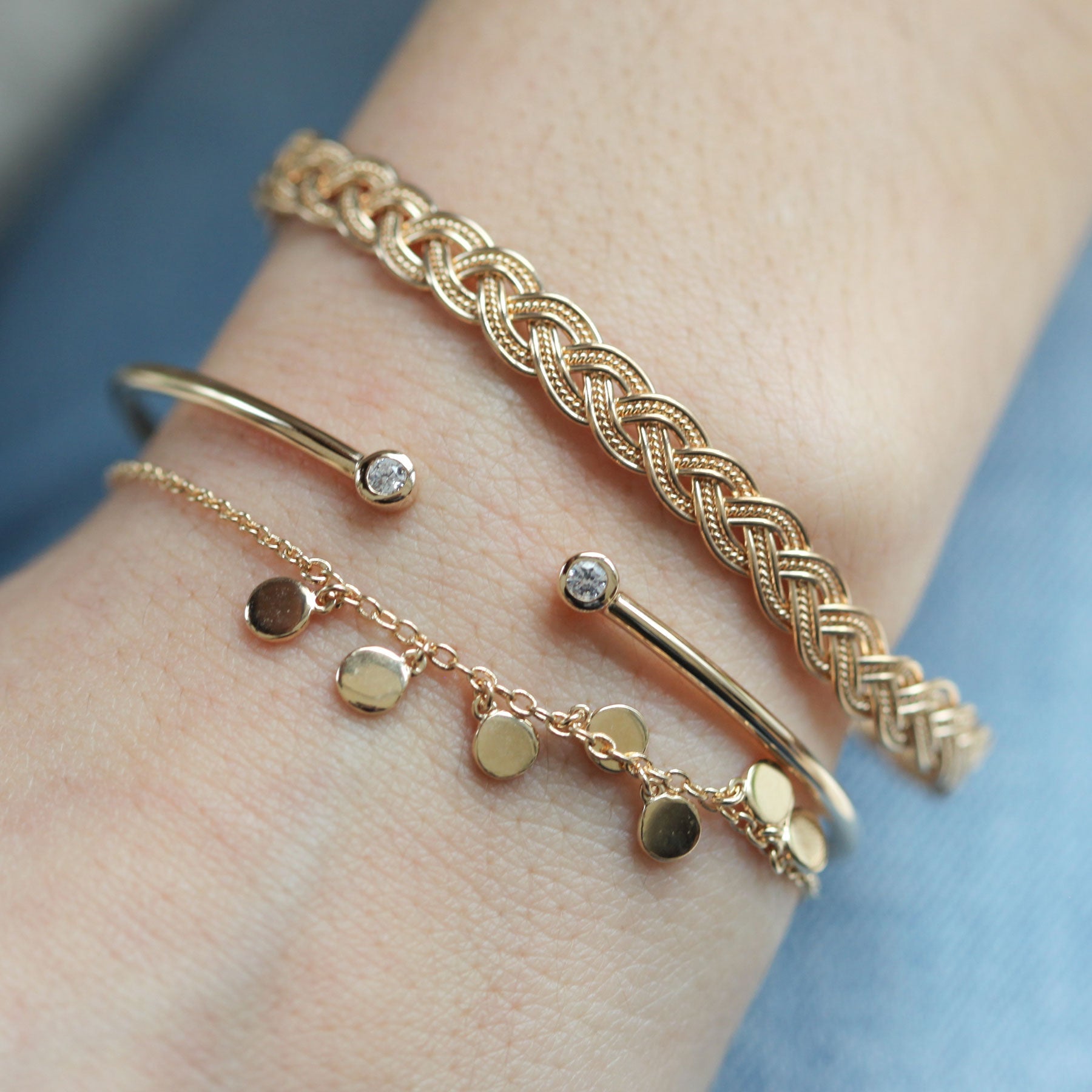 Armreif mit Zirkoniasteinen 16 Karat vergoldet | Shop Nory