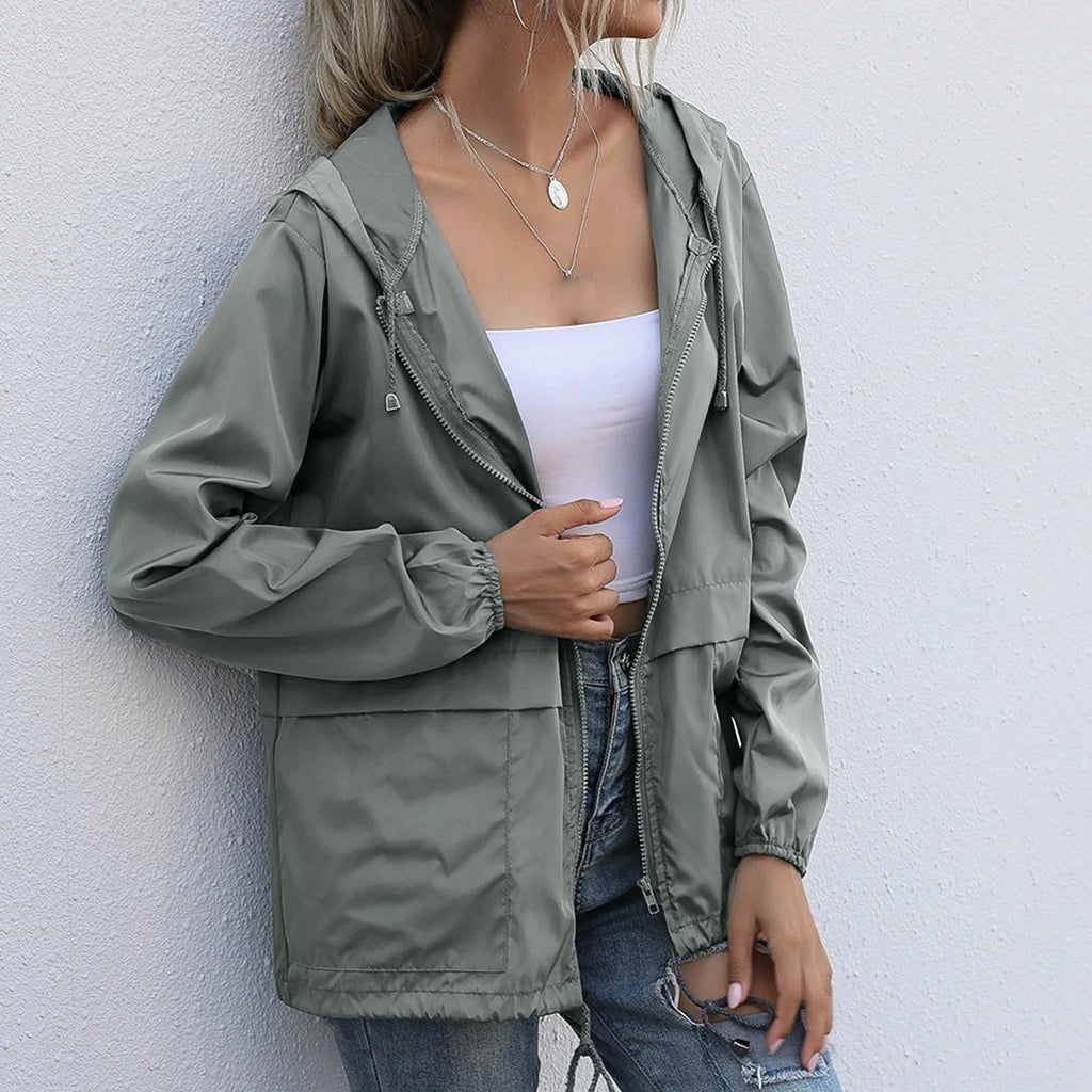 Leichte Windjacke mit Kapuze