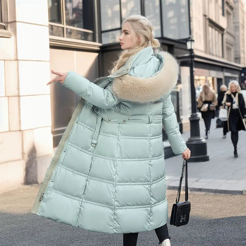 Damen lange Winterjacke mit Pelzmütze und Gürtel