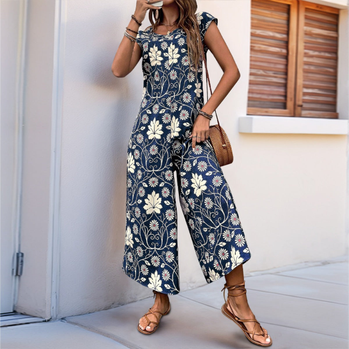Lockerer Jumpsuit mit Blumendruck