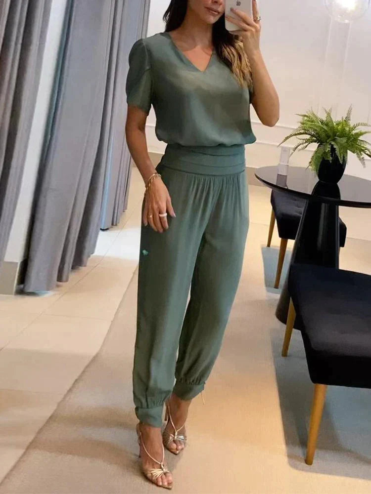Lässiges Und Elegantes Damenoutfit