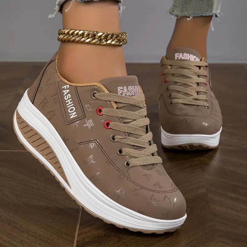 Bequeme rutschfeste Schuhe mit schmerzlindernder dicke Sohle