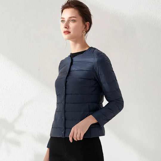 Leichte, Kragenlose, Schlankmachende Daunenjacke für Frauen