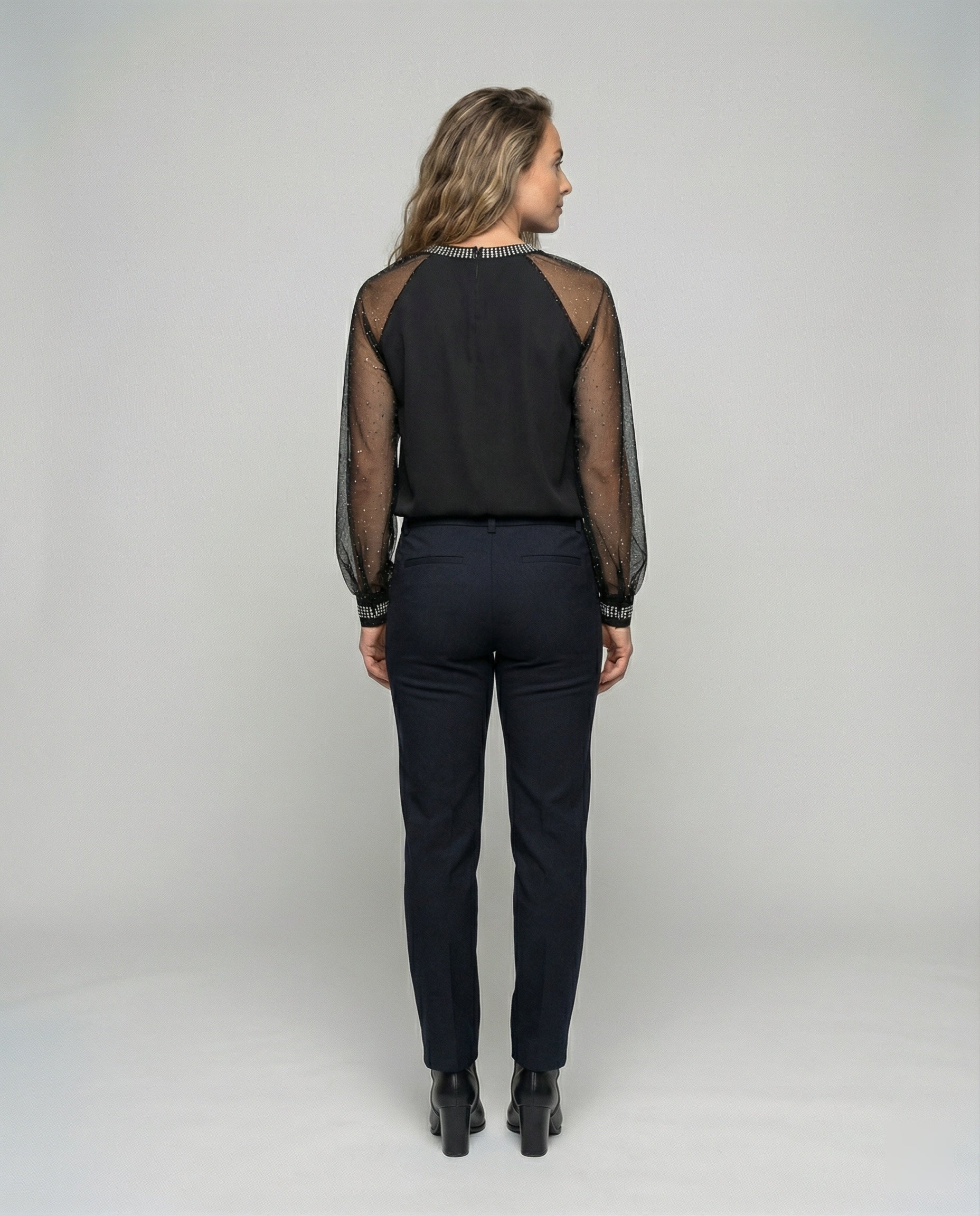 ShopNory Damen Mesh-Bluse mit Strassbesatz und transparenten Ärmeln