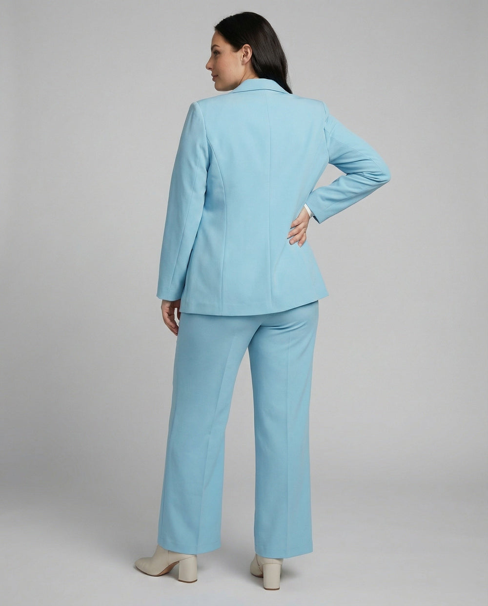 Stilvolles Set Bestehend Aus Edlem Blazer und Eleganter Hose