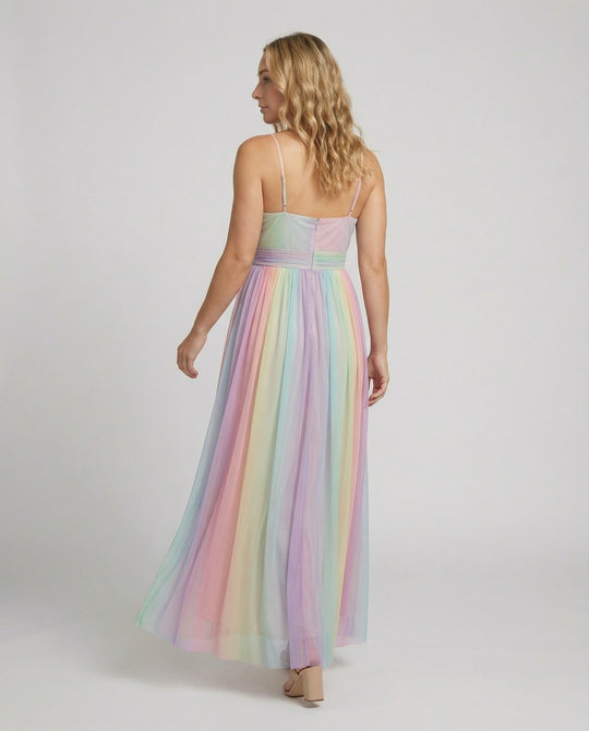 Trendiges Maxikleid mit Spaghettiträgern und buntem Farbverlauf